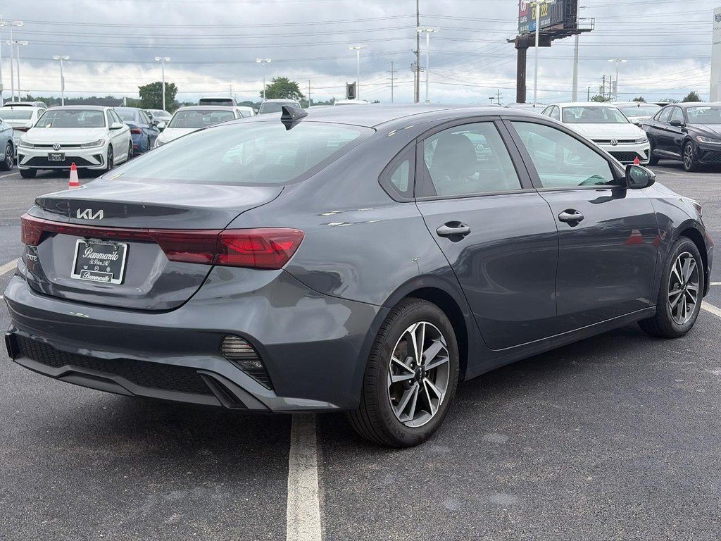 Used 2023 Kia Forte LXS w/ LXS Technology Package FWD image 5