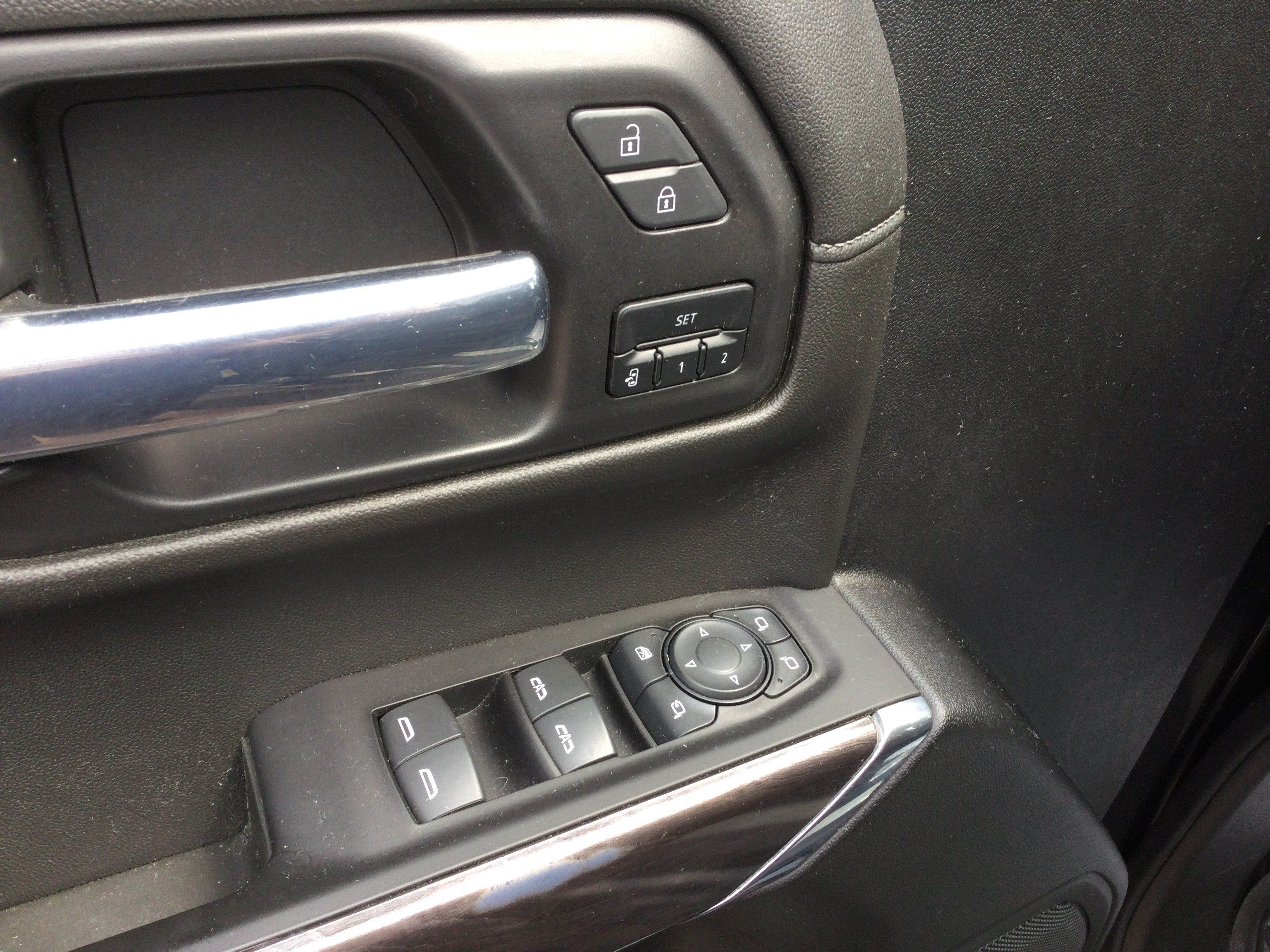 Used 2022 Chevrolet Silverado 1500 LTZ w/ LTZ Premium Package AWD/4WD image 10