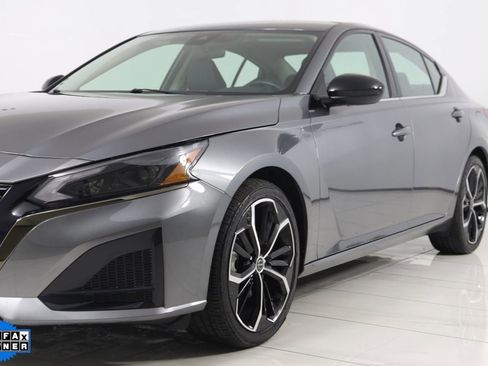 Used 2023 Nissan Altima 2.5 SR image 44