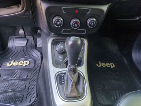 Used 2018 Jeep Compass Latitude AWD/4WD image 14