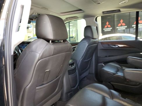 Used 2019 Cadillac Escalade Luxury RWD image 14