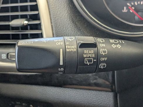 Used 2012 Jeep Grand Cherokee Laredo image 6