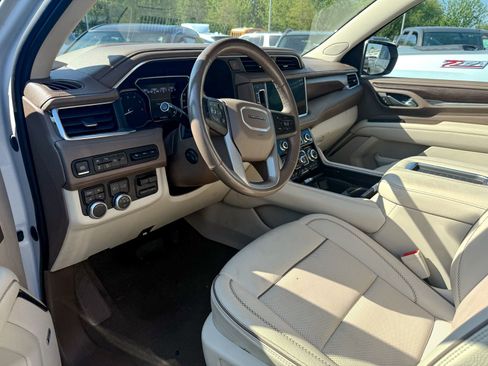 Used 2021 GMC Yukon Denali w/ Denali Premium Package AWD/4WD image 10