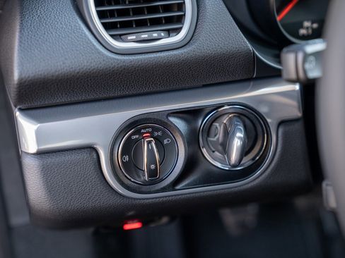 Used 2025 Porsche 718 Cayman image 13