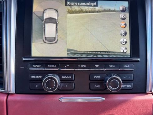 Used 2016 Porsche Macan S image 20