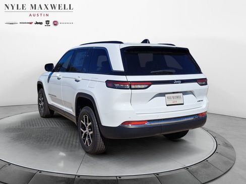 New 2025 Jeep Grand Cherokee Limited w/ Trailer Tow Package image 14
