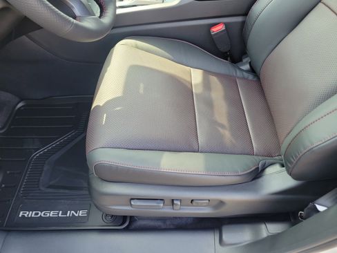 Certified 2026 Honda Ridgeline Black Edition image 26