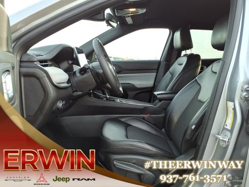 Certified 2024 Jeep Compass Latitude w/ Altitude Special Edition image 14