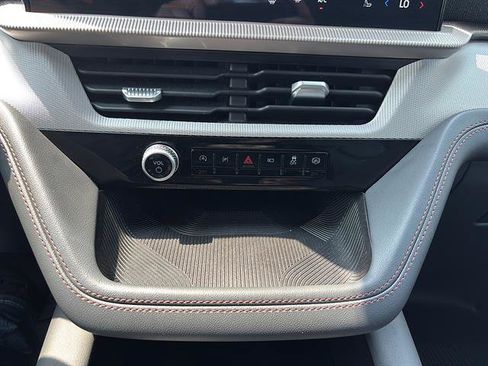 Certified 2025 Ford Explorer Active w/ Active Comfort Package AWD/4WD image 24