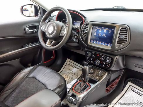 Used 2021 Jeep Compass Trailhawk w/ Sun and Sound Group AWD/4WD image 32