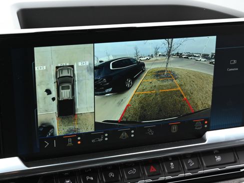 Used 2025 Chevrolet Silverado 1500 LTZ image 18