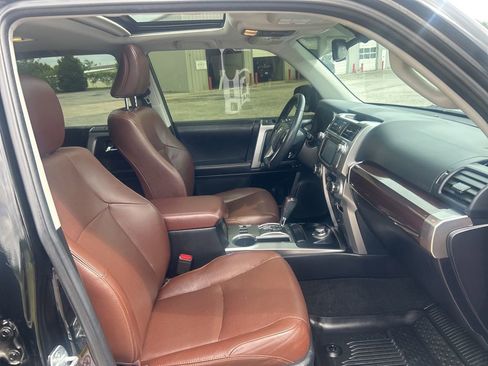 Used 2018 Toyota 4Runner Limited AWD/4WD image 20