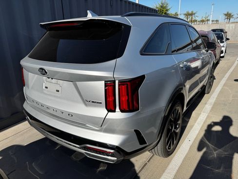 Certified 2021 Kia Sorento SX image 4