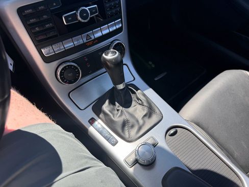 Used 2015 Mercedes-Benz SLK 250 image 36