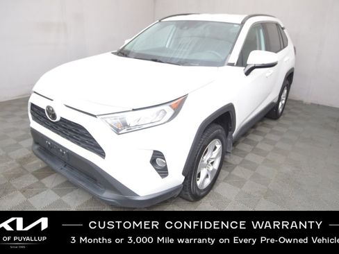 Used 2021 Toyota RAV4 XLE image 1
