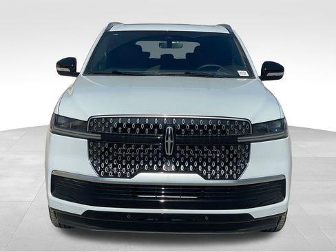 New 2026 Lincoln Navigator Reserve AWD/4WD image 8
