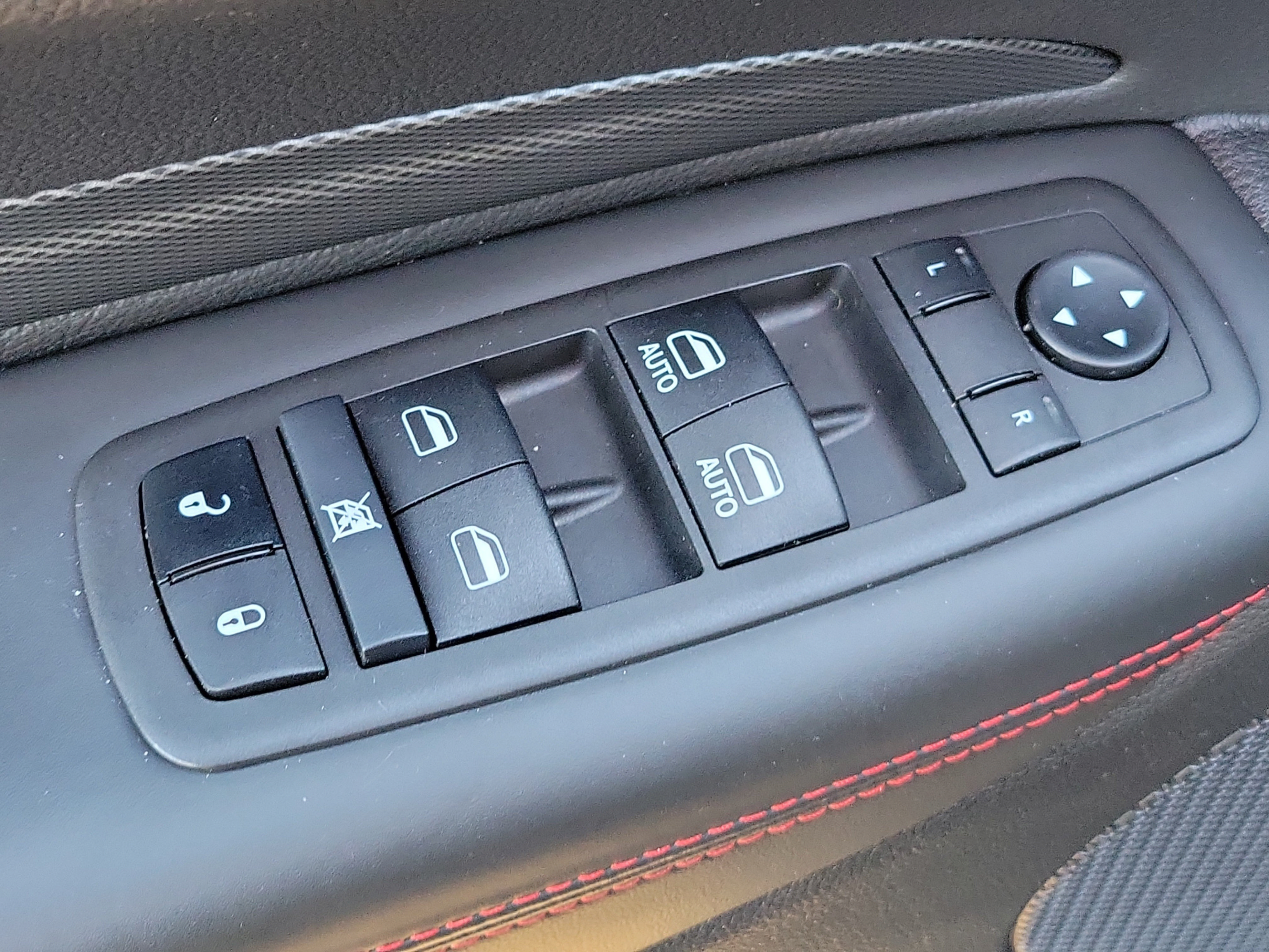 Used 2024 Dodge Durango R/T w/ Tow 'N Go Package AWD/4WD image 21