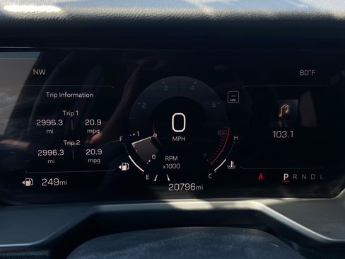 Used 2025 GMC Acadia Elevation image 28