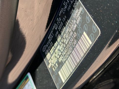 Used 2023 Hyundai Elantra Limited FWD image 27