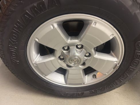 Used 2006 Toyota Tacoma PreRunner w/ TRD Sport Pkg #3 RWD image 30