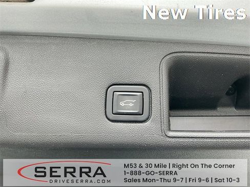 Used 2022 GMC Terrain SLE w/ Driver Convenience Package image 17