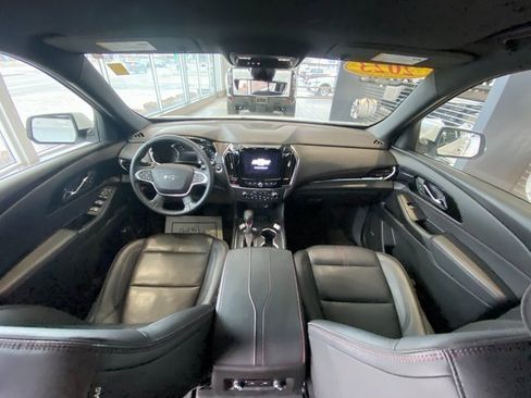 Used 2023 Chevrolet Traverse RS image 16