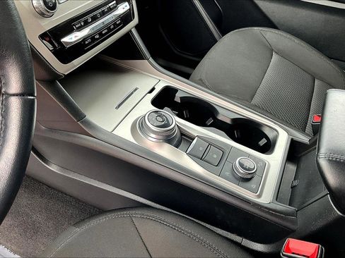 Used 2023 Ford Explorer XLT image 15