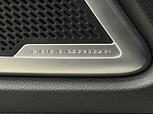 Used 2024 Kia Telluride EX w/ EX Captain's Chair Package AWD/4WD image 36