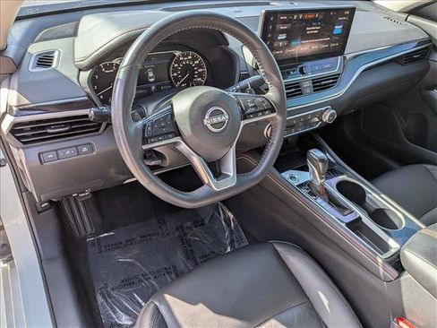 Used 2023 Nissan Altima 2.5 SR w/ SR Premium Package FWD image 10