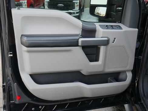 Used 2018 Ford F150 XLT image 12