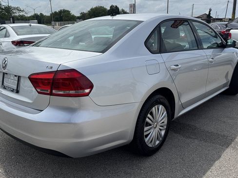 Used 2015 Volkswagen Passat 1.8T S FWD image 8