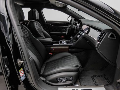 Used 2022 Bentley Flying Spur V8 AWD/4WD image 50