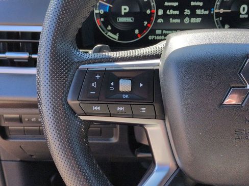 Used 2023 Mitsubishi Outlander SE Black Edition image 19