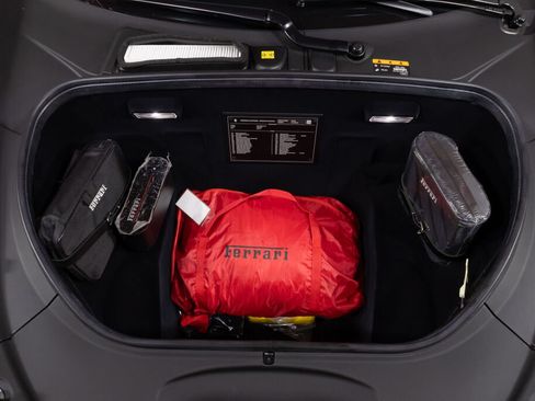 Certified 2022 Ferrari F8 Tributo RWD image 24