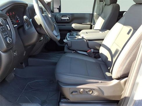 Used 2025 Chevrolet Silverado 2500 Custom w/ Custom Value Package image 16