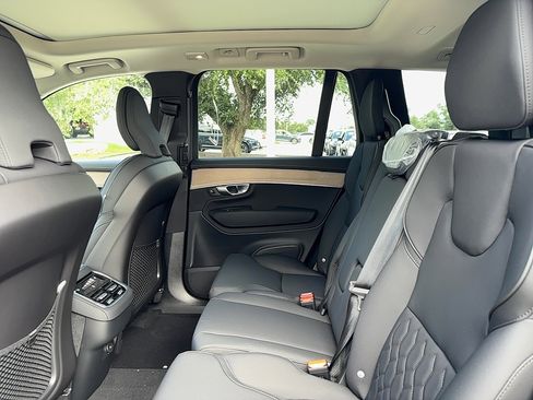 Used 2026 Volvo XC90 B5 Core w/ Protection Package Premier AWD/4WD image 15