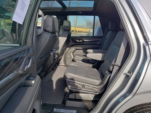 Used 2021 GMC Yukon Denali w/ Denali Premium Package image 11