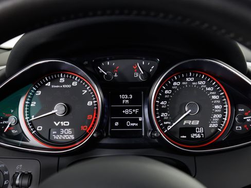 Used 2011 Audi R8 V10 AWD/4WD image 19