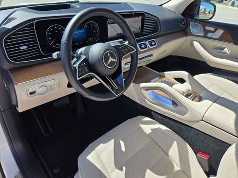 Used 2025 Mercedes-Benz GLE 450e 4MATIC image 21