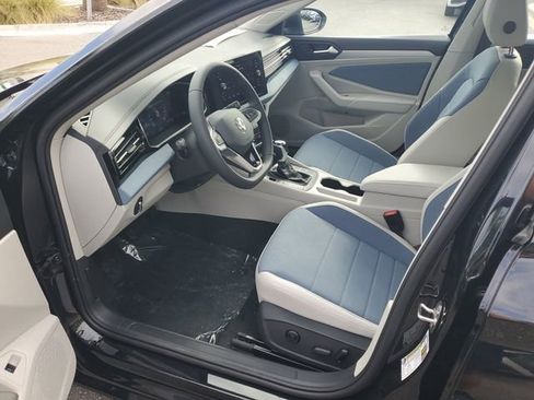 New 2026 Volkswagen Jetta SE FWD image 15