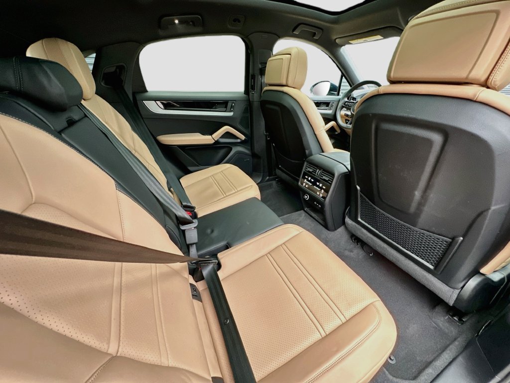 Certified 2026 Porsche Cayenne Coupe AWD/4WD image 28