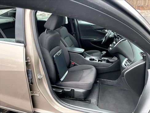 Used 2023 Chevrolet Malibu LT image 11