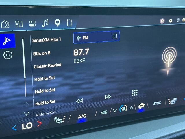 Used 2026 Chevrolet Traverse LT w/ Driver Confidence Package AWD/4WD image 23