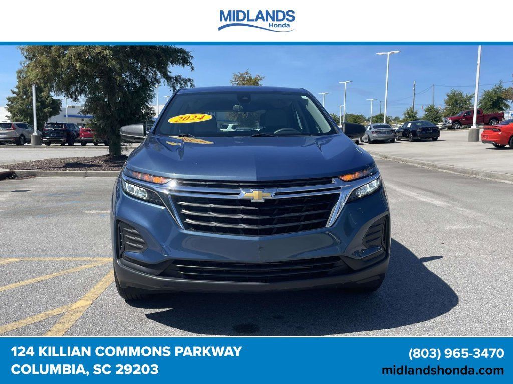 Used 2024 Chevrolet Equinox LS FWD image 2
