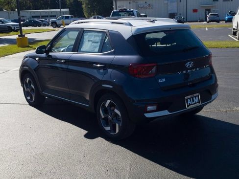 New 2026 Hyundai Venue SEL FWD image 8