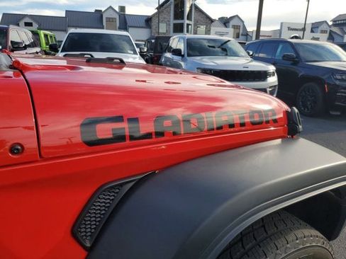 Certified 2020 Jeep Gladiator Sport w/ Quick Order Package 24S image 11