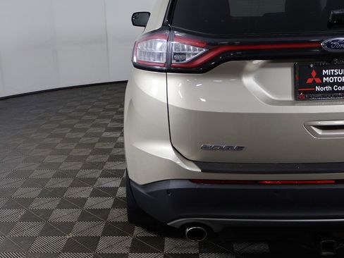 Used 2018 Ford Edge SEL AWD/4WD image 11