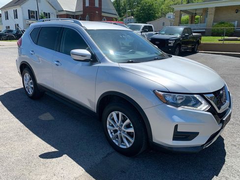 Used 2018 Nissan Rogue SV AWD/4WD image 6