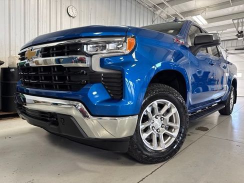 Used 2022 Chevrolet Silverado 1500 LT w/ Z71 Off-Road Package AWD/4WD image 41