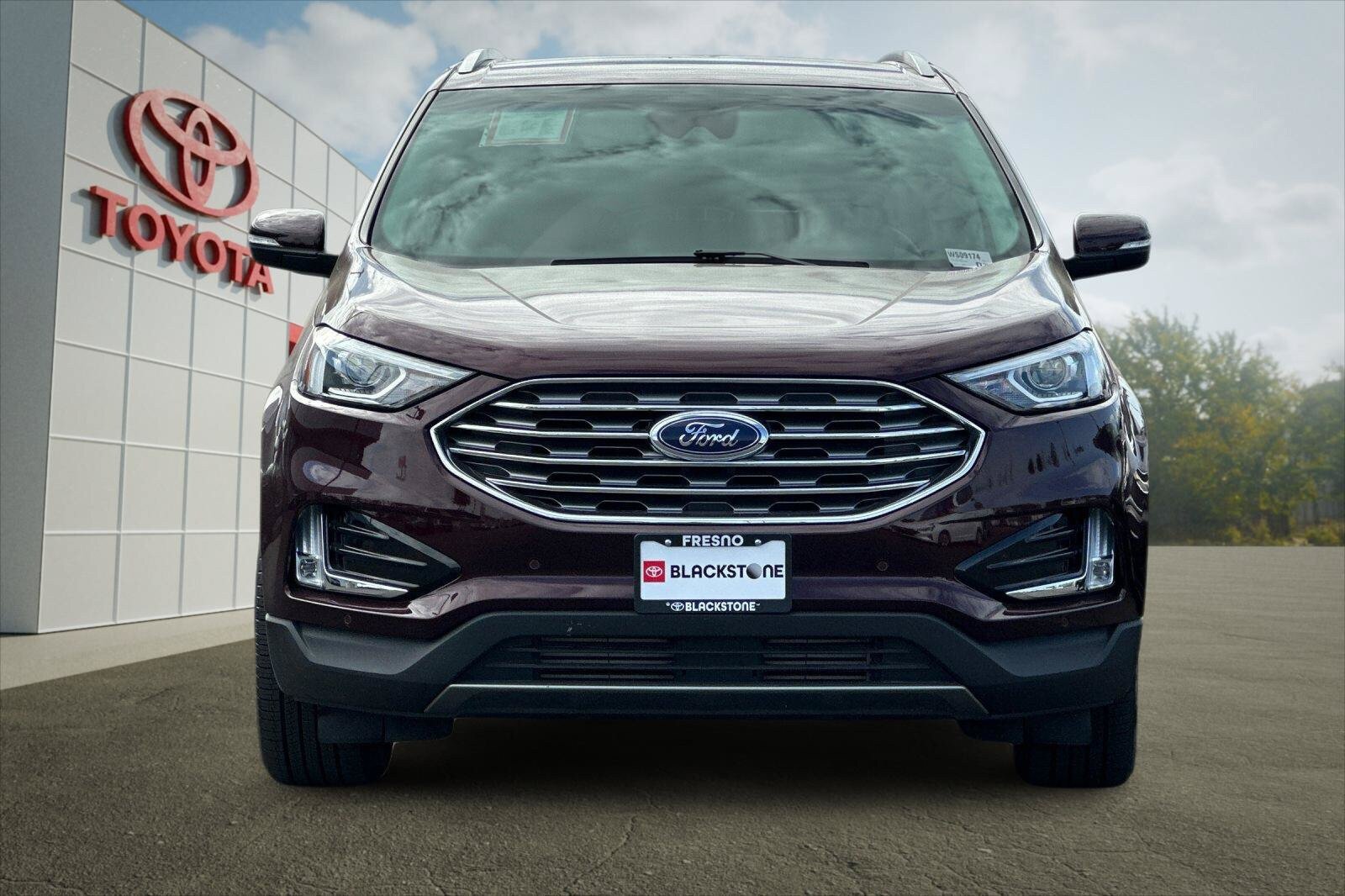 Used 2020 Ford Edge Titanium FWD image 8
